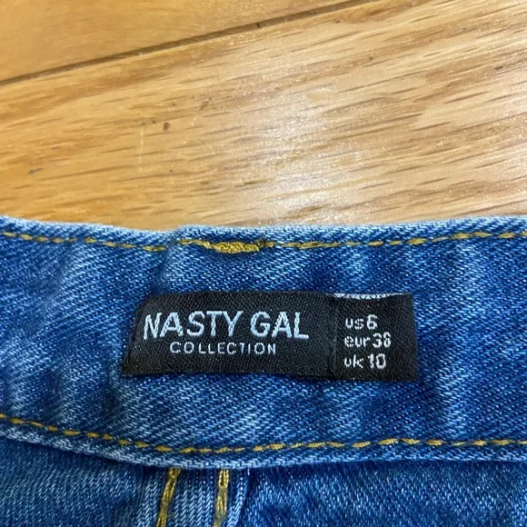 Nasty Gal Two Sides to Every Story Mom Jeans - Picture 6 of 8